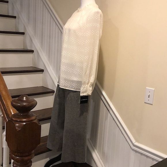 LIZ CLAIBORNE Ivory Pullover Blouse W Scalloped Collar & Cuff Sz Small NWT - Picture 9 of 11